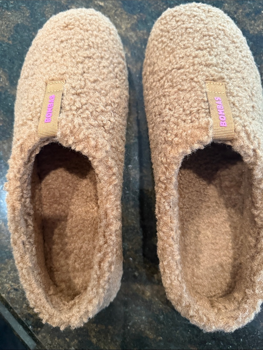 Bombas Kids Sherpa Slip-On Slippers in Light Brown